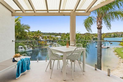 St Tropez 7, Stylish Apartment on the Noosa Waterfront, River Views