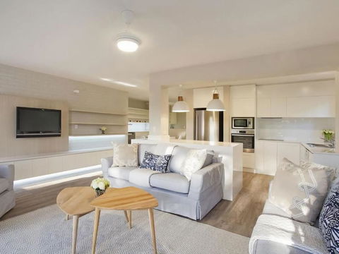 Sundown Lodge 2 Edgar Bennett Avenue 14 - Accommodation Noosa 2