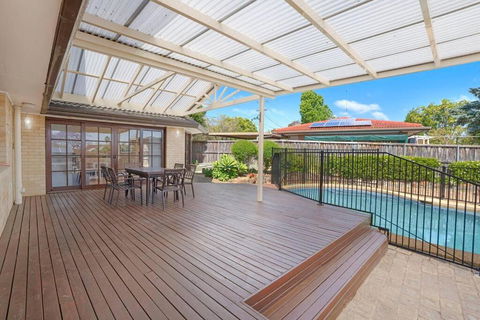 Sunny 5BR House With Private Pool In Carlingford - Accommodation Noosa 1