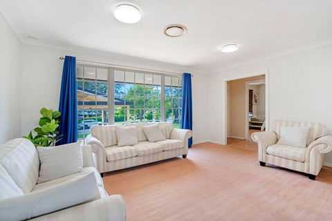 Sunny 5BR House With Private Pool In Carlingford - Accommodation Noosa 3