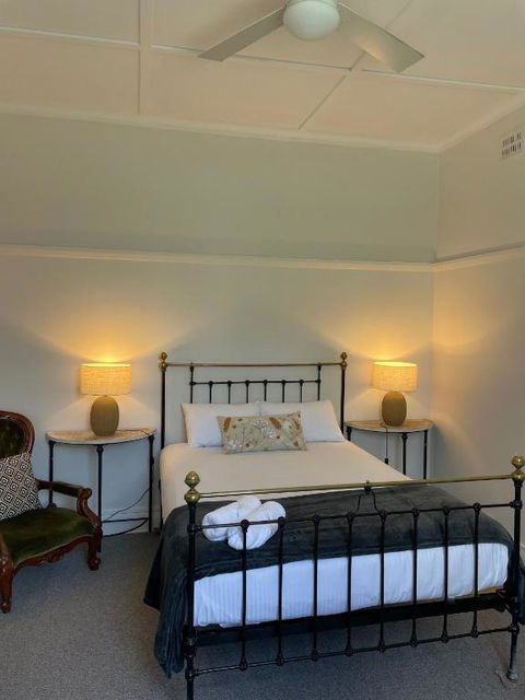 The Bolt Inn - Accommodation Noosa 1