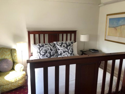 The Corner Hotel Alexandra - Accommodation Noosa 3