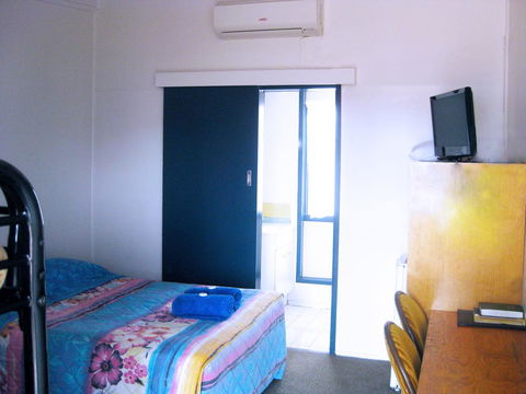Billabong Hotel - Accommodation Noosa 2