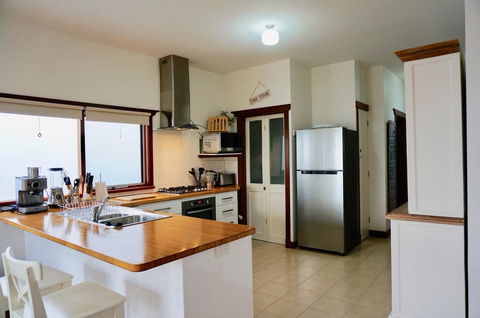 Bluey's - Accommodation Noosa 2