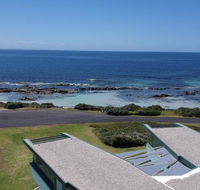 Boathouse - nearly in the water and wonderful views - Accommodation Noosa