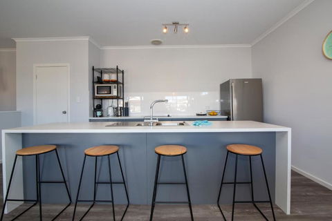 Xanadu - Aldinga Beach - C21 SouthCoast Holidays - Accommodation Noosa 2