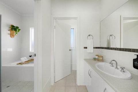 YARLU By Silver Sands - Accommodation Noosa 1