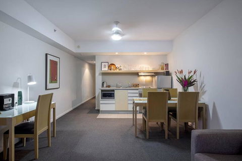 ZEN CITY & SEA Executive 1-BR Suite In Darwin CBD - Accommodation Noosa 0