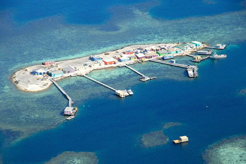 Abrolhos Islands Fixed-Wing Scenic Flight - Accommodation Noosa 3