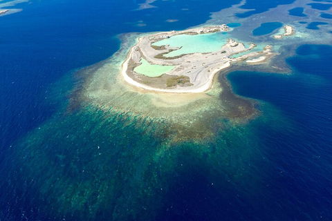 Abrolhos Islands Fixed-Wing Scenic Flight - Accommodation Noosa 4