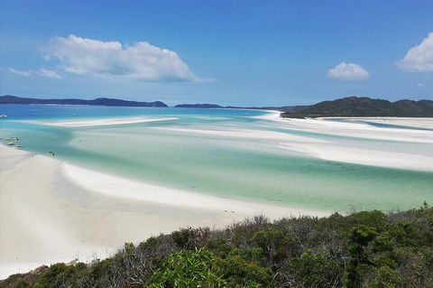 2-Night Whitsundays Sailing Cruise Incl. Whitehaven Beach & Great Barrier Reef - Accommodation Noosa 1