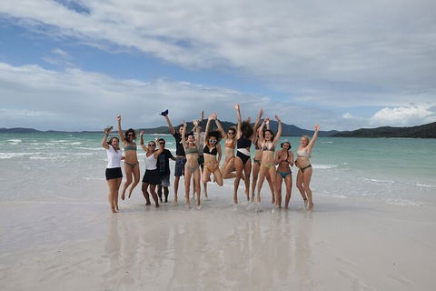 2-Night Whitsundays Sailing Cruise Incl. Whitehaven Beach & Great Barrier Reef - Accommodation Noosa 4